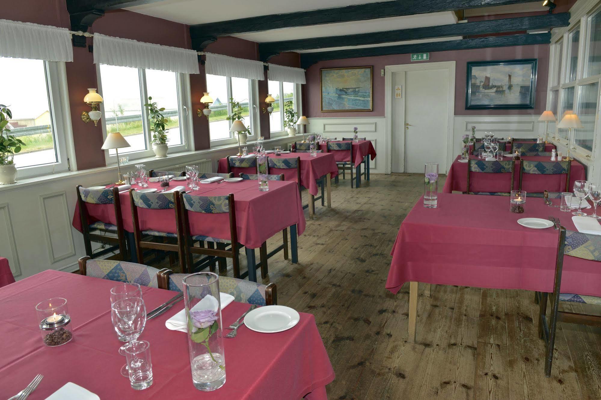 Faergekro Inn Hvalpsund